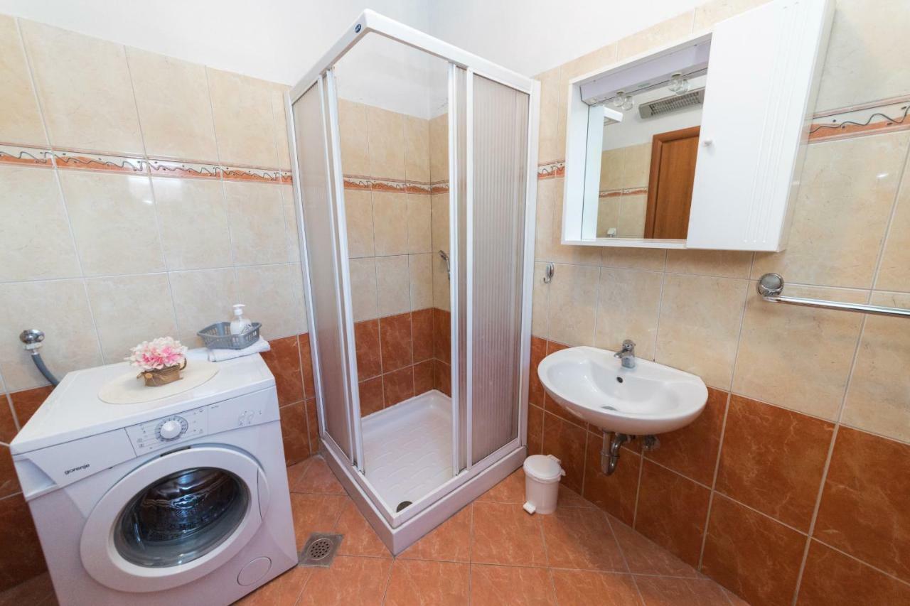 Apartments Lili Family Задар Екстериор снимка